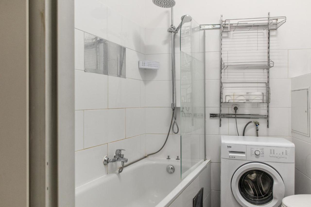 Joyful 2Br Shared Apt Near Millenium Tower & Danube River Viena Exterior foto